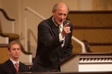 Pastor Jack Trieber lidera a North Valley Baptist Church, na Califórnia, que foi multada após cristãos cantarem em culto. (Foto: Stuff Fundies Like)