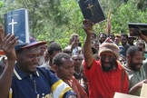 A Papua-Nova Guiné é altamente cristianizada, com cerca de 70 por cento das pessoas indicando fé pessoal em Jesus. (Foto: Reprodução / Bible Society)