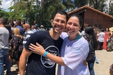Ao lado de seu irmão, Larissa van Boekel foi batizada em dezembro de 2018. (Foto: Igreja Batista Atitude)