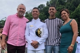 Marcelo, seus filhos Yan e Kayan, e a esposa, Elaine. (Foto: Igreja Batista Atitude)