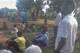 Pessoas no enterro do pastor David Omara, morto em Aduka, Uganda. (Foto: Reprodução / Morning Star News)