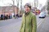 Mary Douglas é funcionária pública como conselheira na área de habilidades e mobilidade na cidade de Salisbury, na Inglaterra. (Foto: Salisbury Journal / Tom Gregory)