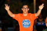 Chris Nikic se tornou o primeiro homem com síndrome de Down a completar uma prova de triatlo do Ironman. (Foto: CNN)