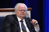 O Pr. John Hagee durante culto transmitido ao vivo pela Igreja Cornerstone, em 15 de novembro. (Foto: Reprodução / YouTube)