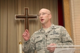 Capelão Curtiz Cizek afirma que foi demitido por acusações infundadas de que teria pregado uma mensagem de ódio contra a homossexualidade. (Foto: Chaplain Curtis Cizek - Site oficial)