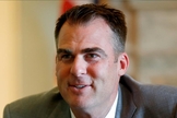 Governador de Oklahoma Kevin Stitt (Foto: Reprodução / AP)