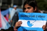 Manifestação contra a legalização do aborto em Buenos Aires.  (Foto: Reprodução / Reuters)