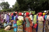 Cristãos em enterro do reverendo Alubara Audu, morto por jihadistas, no estado de Kaduna. (Foto: Reprodução / Emeka Umeagbalasi)