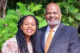 Pastor Elie Henry e sua filha, Irma. (Foto: IASD News)