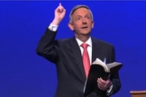 Pastor Robert Jeffress lidera a Primeira Igreja Batista de Dallas, no Texas / EUA. (Imagem: Vimeo / Reprodução)