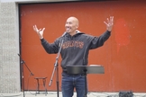 Francis Chan deixou o comando da Cornerstone Church para trabalhar com igrejas domésticas em Hong Kong, mas agora terá de voltar aos EUA. (Foto: Medium.com)