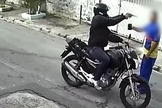 : Ladrão aborda entregador de gás para roubar seu celular, mas desiste. (Foto: Reprodução / R7)