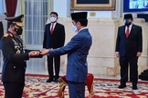 A posse do novo chefe da polícia nacional, General Listyo Sigit Prabowo. (Foto: Twitter Gabinete presidencial da Indonésia)