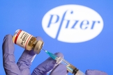 Vacina da Pfizer reduziu em 75% as infecções pelo coronavírus menos de 1 mês após primeira dose, aponta estudo preliminar. (Foto: REUTERS/Dado Ruvic/Direitos Reservados)