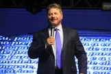 Pastor Joel Engel durante ministração no Rio Grande do Sul. (Foto: Ministério Engel)