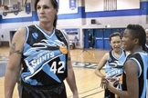 Gabrielle Ludwig, ex-veterano da Marinha Americana, ex-jogador de basquete masculino, voltou ao esporte ocupando vaga num time feminino após fazer cirurgia para mudança de sexo, aos 50 anos. (Foto: Reprodução)