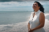 Marisol conta que sentiu o verdadeiro amor depois que conheceu a Cristo. (Foto: Reprodução/YouTube)