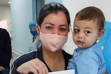 Único sobrevivente do ataque à creche em Saudades (SC) recebe alta no Dia das Mães. (Foto: Alcebíades Santos/HC)
