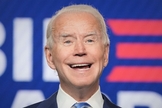 Governo de Joe Biden está lutando contra médicos cristãos no tribunal, segundo advogado. (Kevin Lamarque/Reuters)