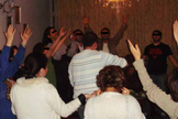 Membros da Igreja Perseguida no Irã adoram escondidos. (Foto: Reprodução / God Reports)