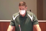 Tanner Cross foi colocado em licença após seu discurso para o conselho escolar. (Foto: LCPS)