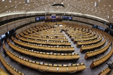 Visão geral durante uma mini sessão plenária no Parlamento Europeu em Bruxelas, Bélgica, 11 de novembro de 2020. (Foto: Olivier Hoslet / EPA-EFE)