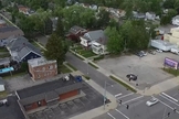 Vista aérea do estacionamento que fica em frente à clínica de aborto Capital Care Network, em Ohio, EUA. (Foto: 13 ABC Action News)