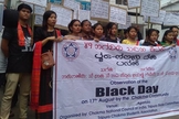 Protestantes no “Black Day” em Bangladesh, em 2016. (Foto:The Indian Express).