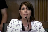 Melissa Ohden, sobrevivente de um aborto, vai ao Congresso protestar contra a Lei de Proteção à Saúde da Mulher. (Foto: Reprodução/YouTube)