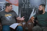 Fábio Coelho, líder do movimento Vozes e Trovões e Douglas Gonçalves, líder do movimento JesusCopy. (Foto: YouTube/JesusCopy)