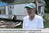 Buddy McNabb em frente a seu trailer. (Foto: Reprodução / The Weather Channel)