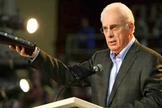 Pastor John MacArthur processa governador do Estado por restringir cultos nas igrejas. (Foto: Pinterest)