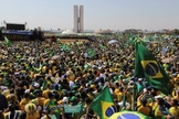 Manifestantes participam de ato na Esplanada dos Ministérios. (Foto: Fabio Rodrigues-Pozzebom / Agência Brasil)