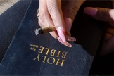 “Ficar chapado de maconha é anti-bíblico”, diz teólogo e autor do livro “Cannabis e o cristão: o que a Bíblia diz sobre a maconha”. (Foto: Ilona Szwarc/The New York Times)