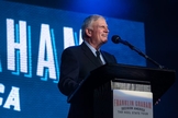 Franklin Graham durante pregação em Raleigh, na Carolina do Norte. (Foto: Billy Graham Evangelistic Association)