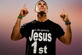 Vitor Belfort em tradicional pose de manifestação de sua fé em Jesus. (Foto: Reprodução / Pinterest)