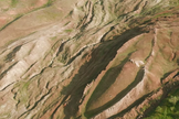 Local de formação da rocha, semelhante a uma grande arca, no leste da Turquia. Imagem obtida por um drone. (Foto: Reprodução/YouTube)