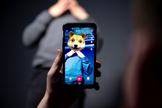 O aplicativo chinês para smartphone TikTok, de compartilhamento de vídeo, tem sido cada vez mais popular entre os adolescentes. (Foto: AFP/Getty)