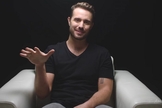 Por anos, Joey Kelly foi atormentado pela culpa de ter sobrevivido à tragédia. (Foto: Reprodução/YouTube).