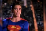 Dean Cain interpretou o homem de aço nos anos 90. (Foto: Reprodução/CNN)