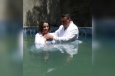 Gayane recebeu Jesus e foi batizada. (Foto: Bible League Internacional).