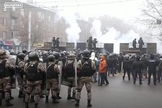 Soldados tentam conter protestos nas ruas. (Foto: Captura de tela/Aljazeera)