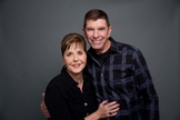 Joyce Meyer e Dave comemoram mais de 5 décadas de casados. (Foto: Reprodução / Twitter Joyce Meyer)