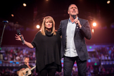 Pastores fundadores da Hillsong Church, Brian e Bobbie Houston. (Foto: Hillsong Church)