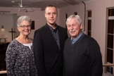 David com seus pais, Shirley e Garry Vickery. (Foto: Reprodução / Arquivo pessoal)