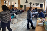 Os cristãos nas igrejas batistas polonesas trabalham em turnos para estarem prontos para receber refugiados 24 horas por dia. (Foto: cortesia da Igreja Batista Chelm, IMB)