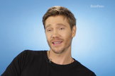 Chad Michael Murray testemunhou a fé de sua família em Deus. (Foto: YouTube/BuzzFeed Celeb).