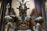 Estátua do ídolo pagão Baphomet, utilizada pelo Templo Satânico. (Foto: The Satanic Temple/Instagram)