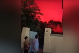 Fenômeno climático faz o céu ficar vermelho como sangue, na China. (Foto: Captura de tela/YouTube CBN News)