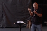 Francis Chan prega no The Send em Kansas City, em 14 de maio de 2022. (Foto: YouTube /The Send Kansas City)